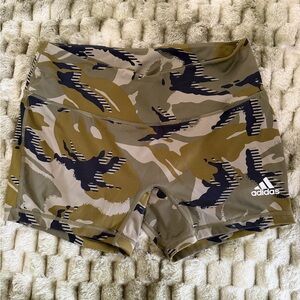 Adidas Women's Aeroready Primegreen Camo Athletic Shorts Size L